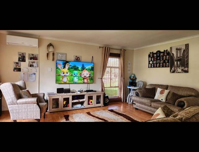 3 BEDROOM HOUSE FOR SALE IN SECUNDA CENTRAL